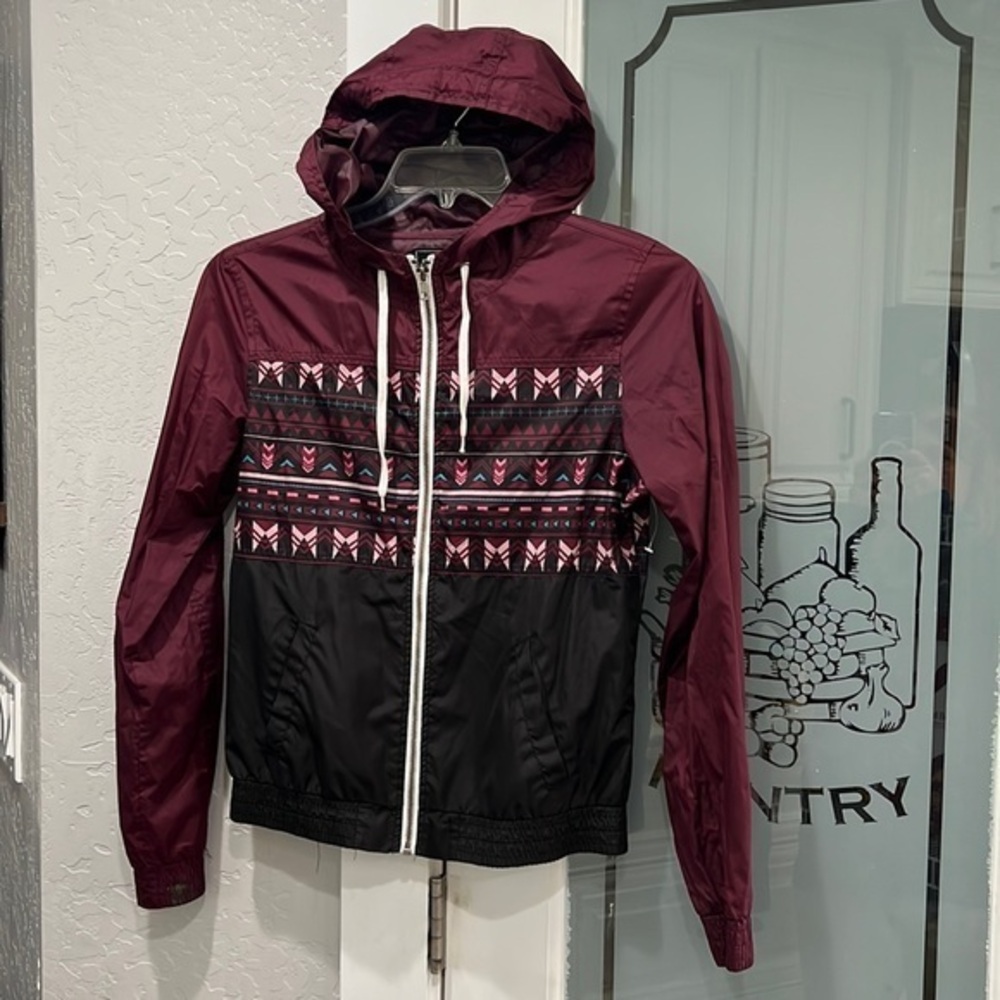 Empyre Windbreaker